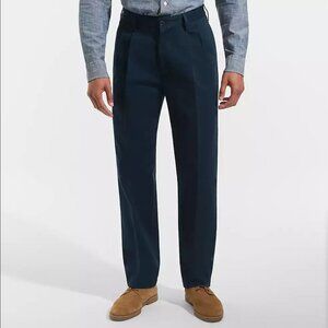 Men's No Iron Traditional Fit Pleated Front Chino Pant